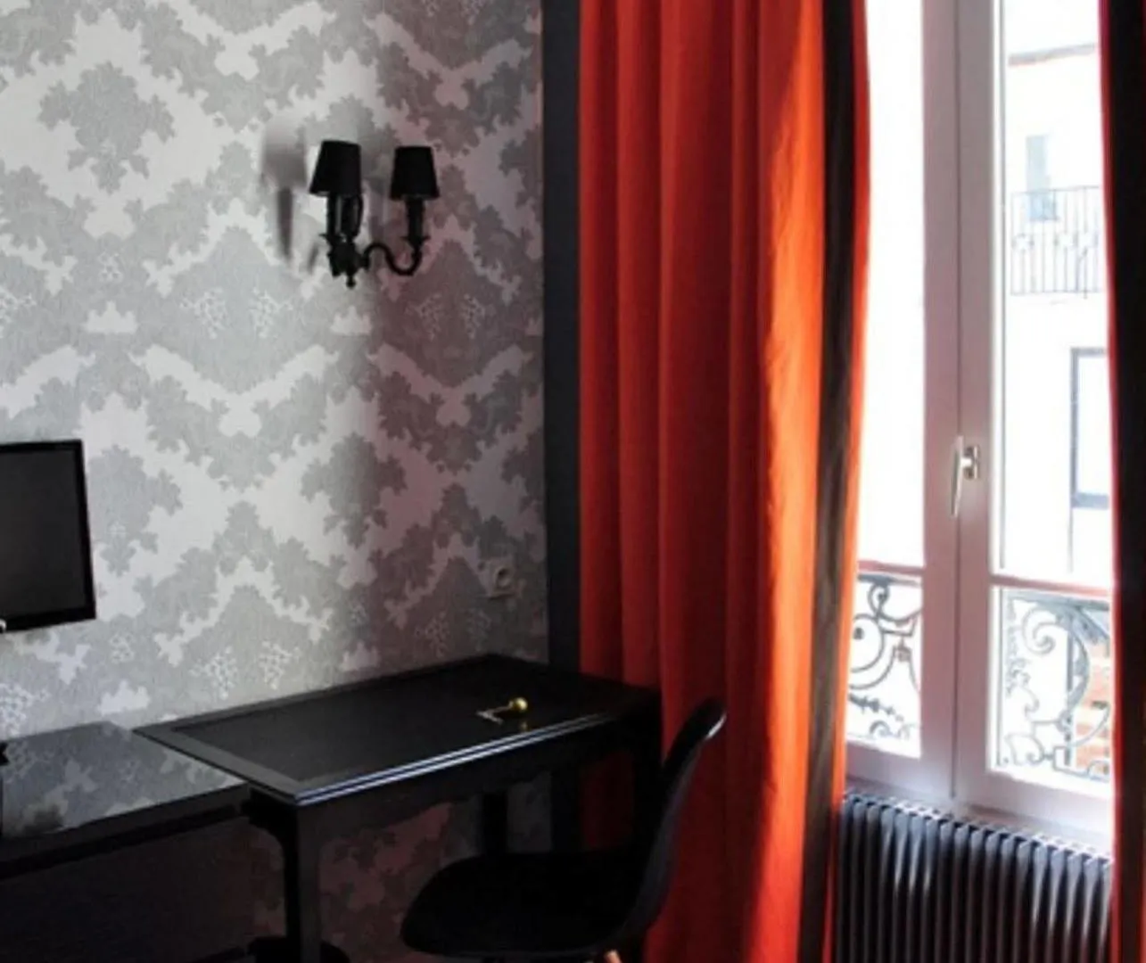Hotel Noir 3*